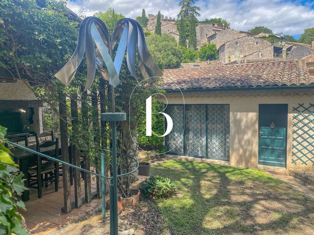 Maison à BARJAC