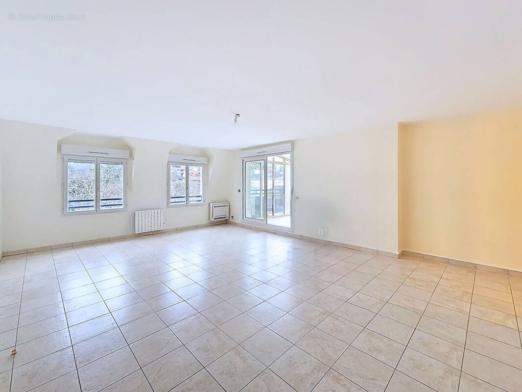 Appartement à L&#039;HAY-LES-ROSES