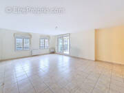 Appartement à L&#039;HAY-LES-ROSES