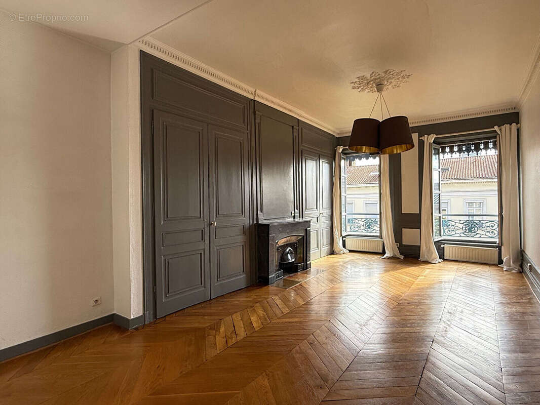 Appartement à LYON-6E