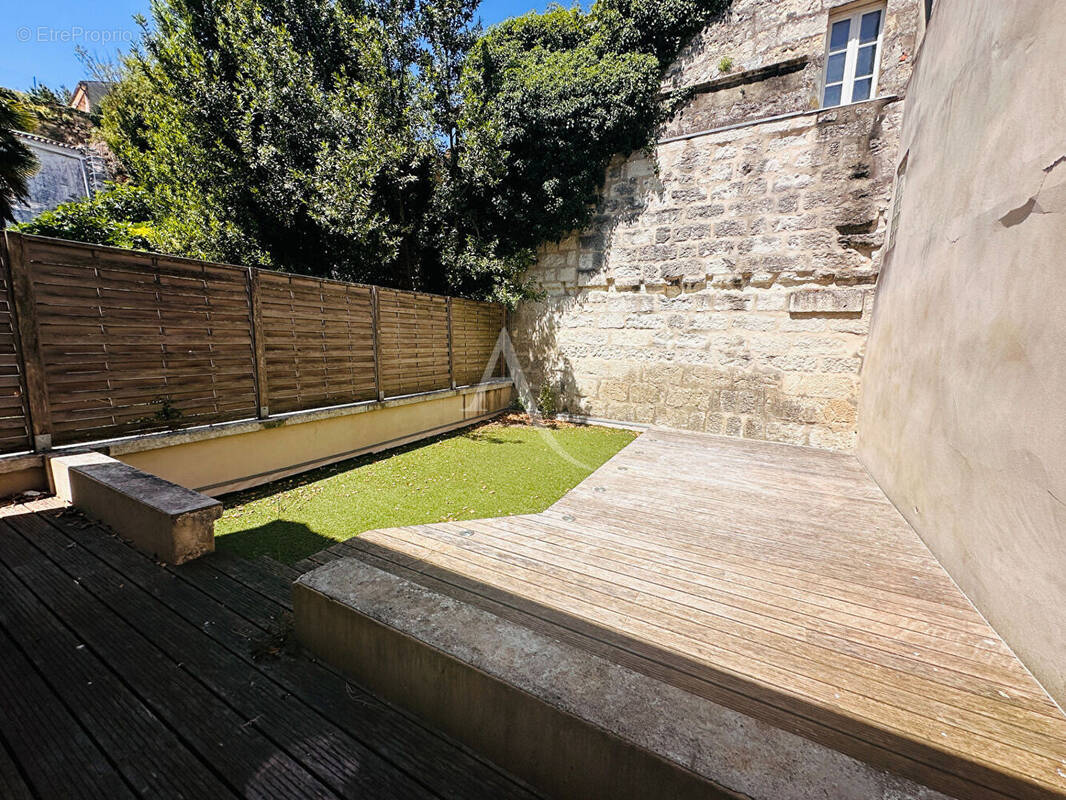 Appartement à SAINTES