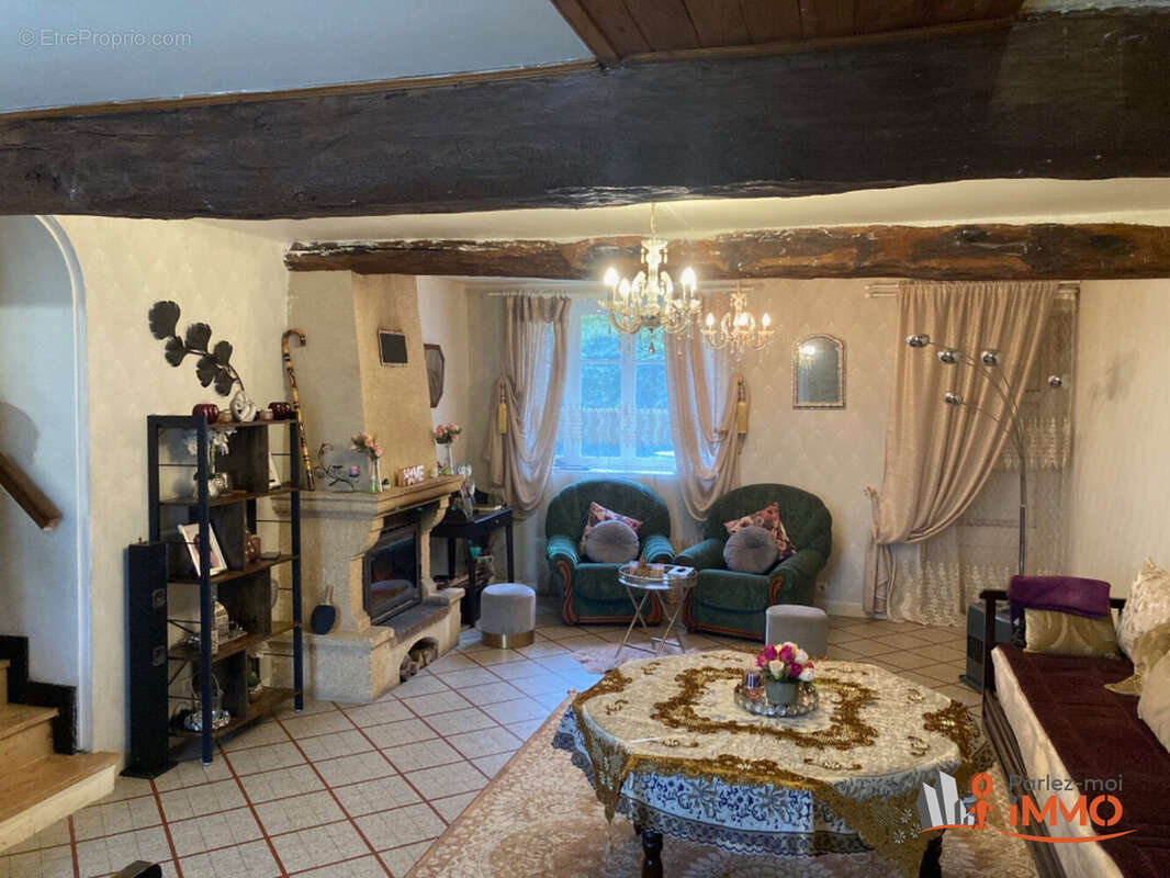 Maison à SOUGERES-EN-PUISAYE