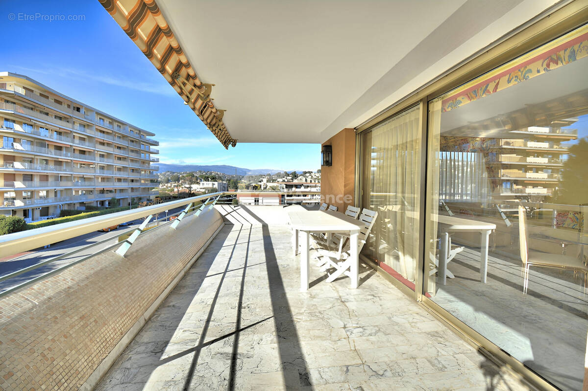 Appartement à LE CANNET