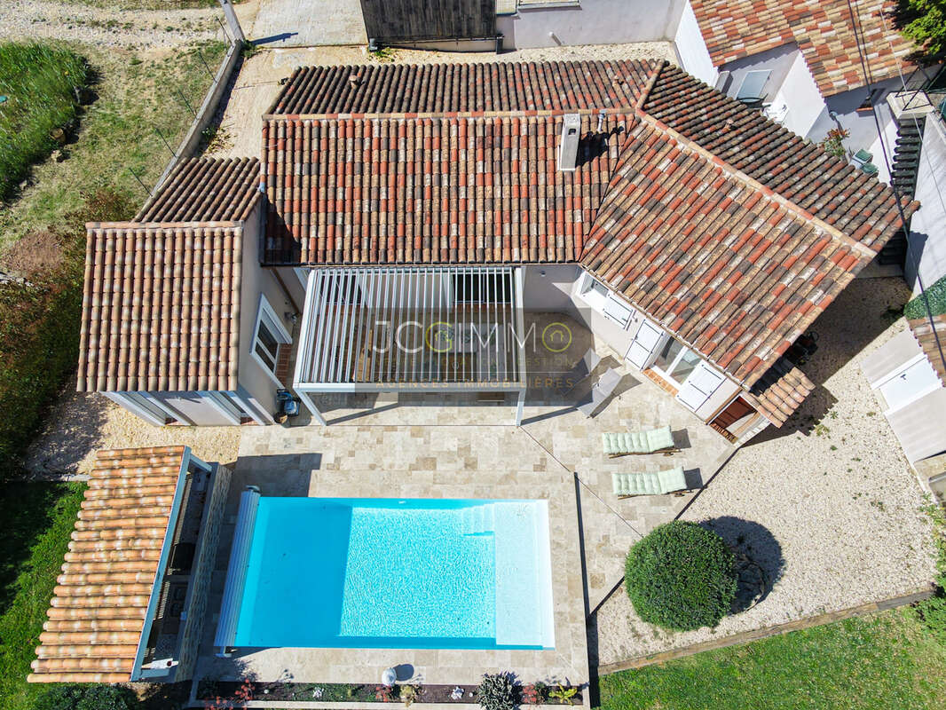 Maison à MEOUNES-LES-MONTRIEUX
