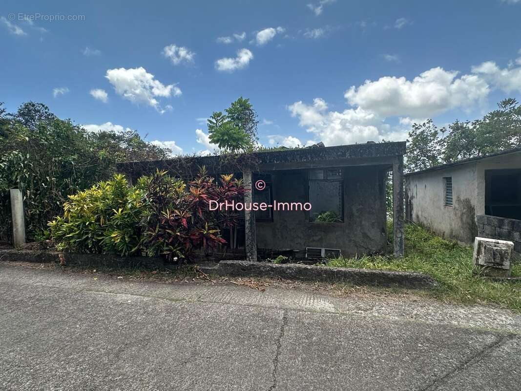 Terrain à LE LAMENTIN