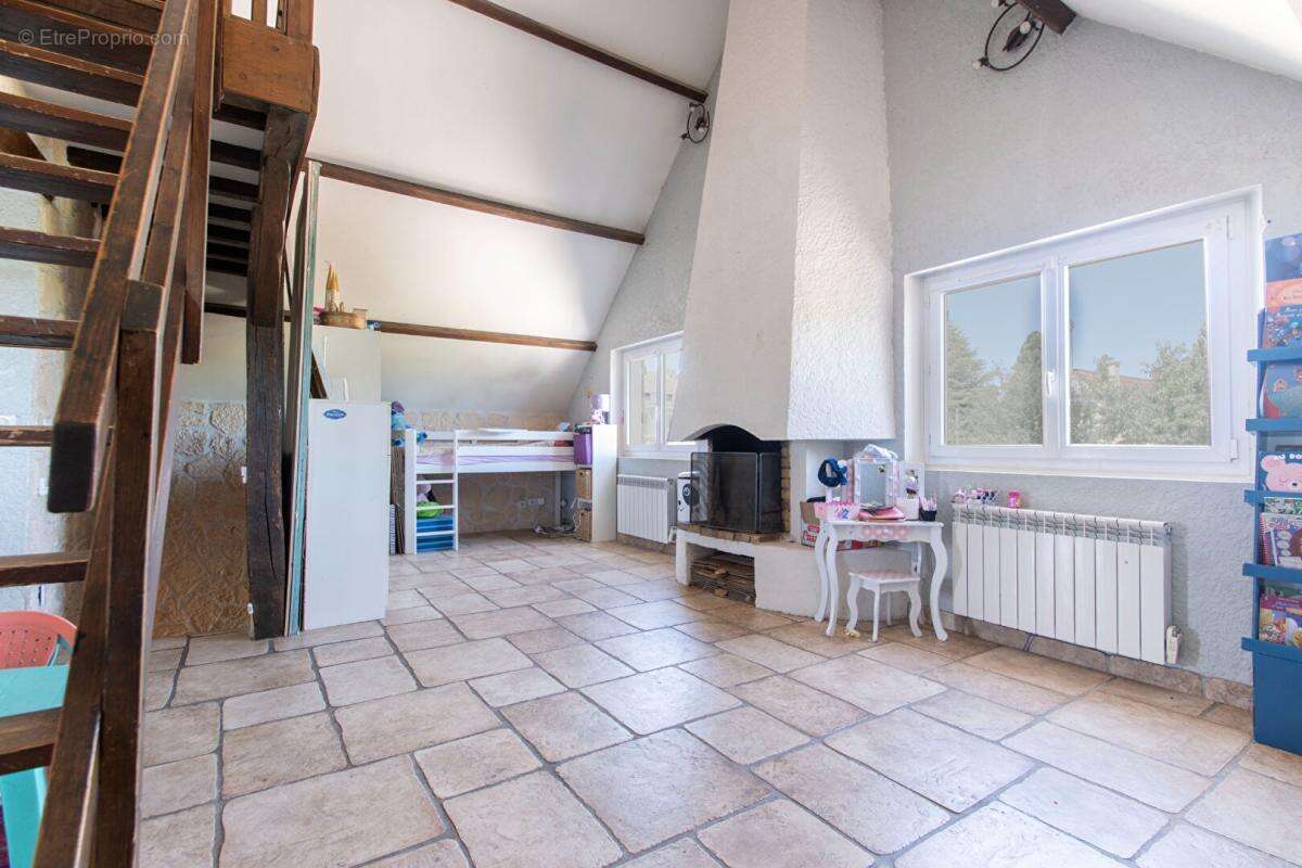 Maison à LEUVILLE-SUR-ORGE
