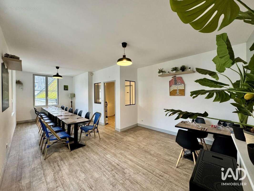 Photo 8 - Commerce à SAINT-EPAIN