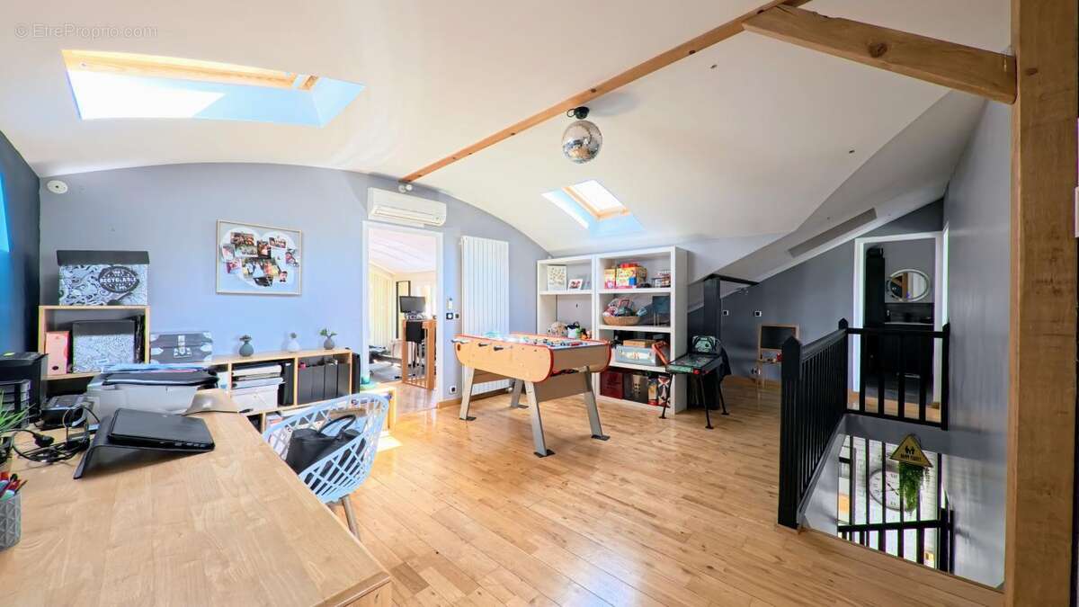 Maison à CHENNEVIERES-SUR-MARNE