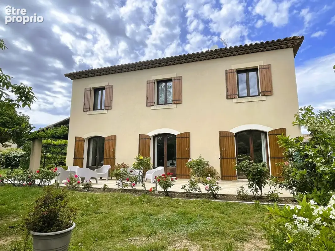 Bastide Provençale à Lauris  - 6 chambres - 160m2 - double garage - photo 4