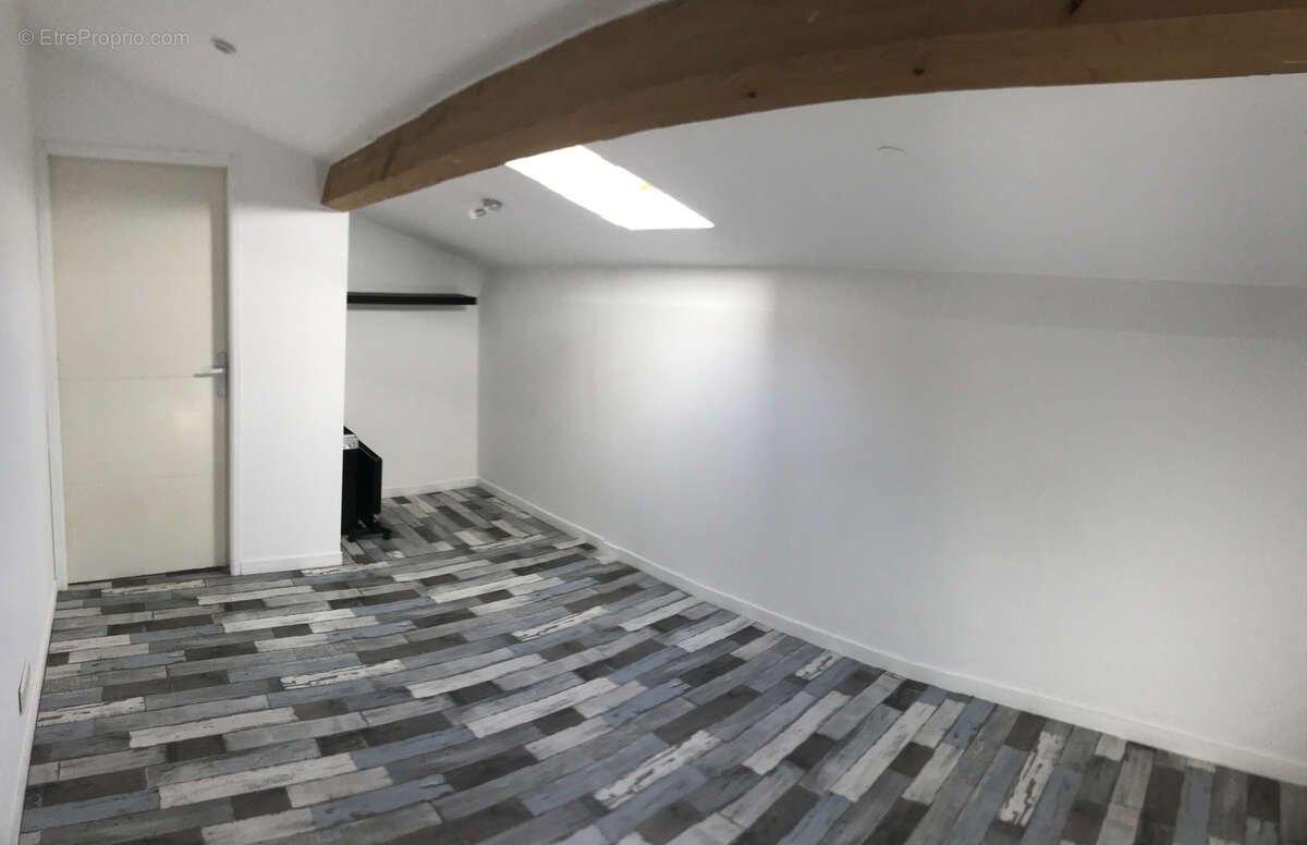 Appartement à MAUGUIO