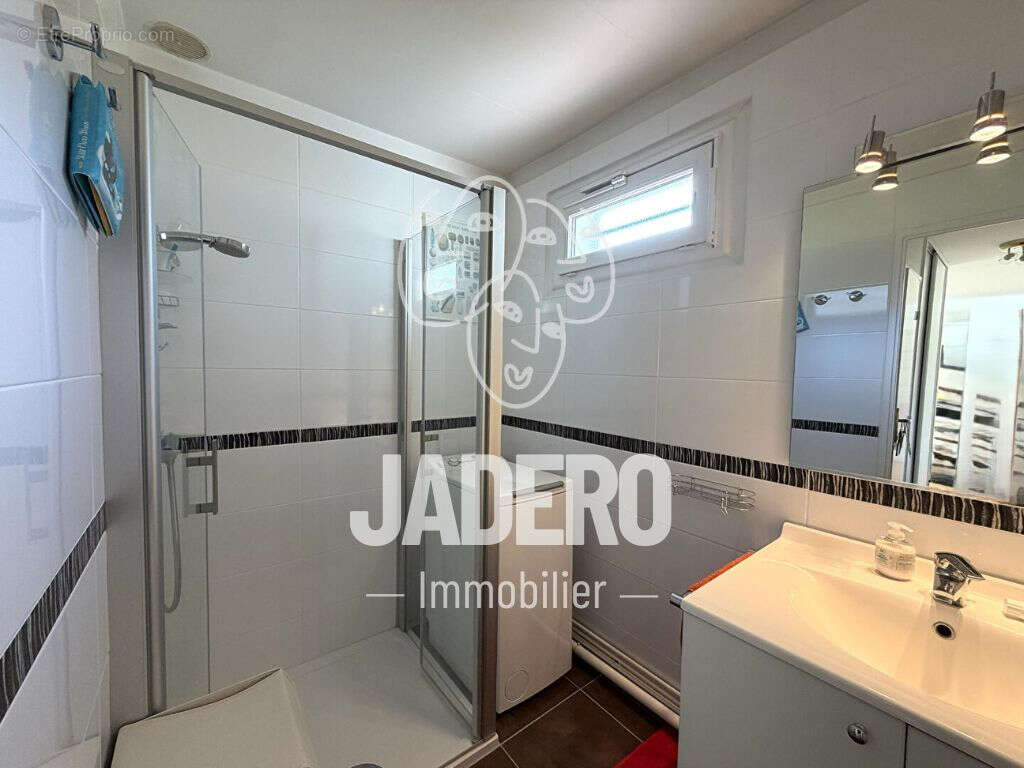 Maison à LE MESNIL-ESNARD