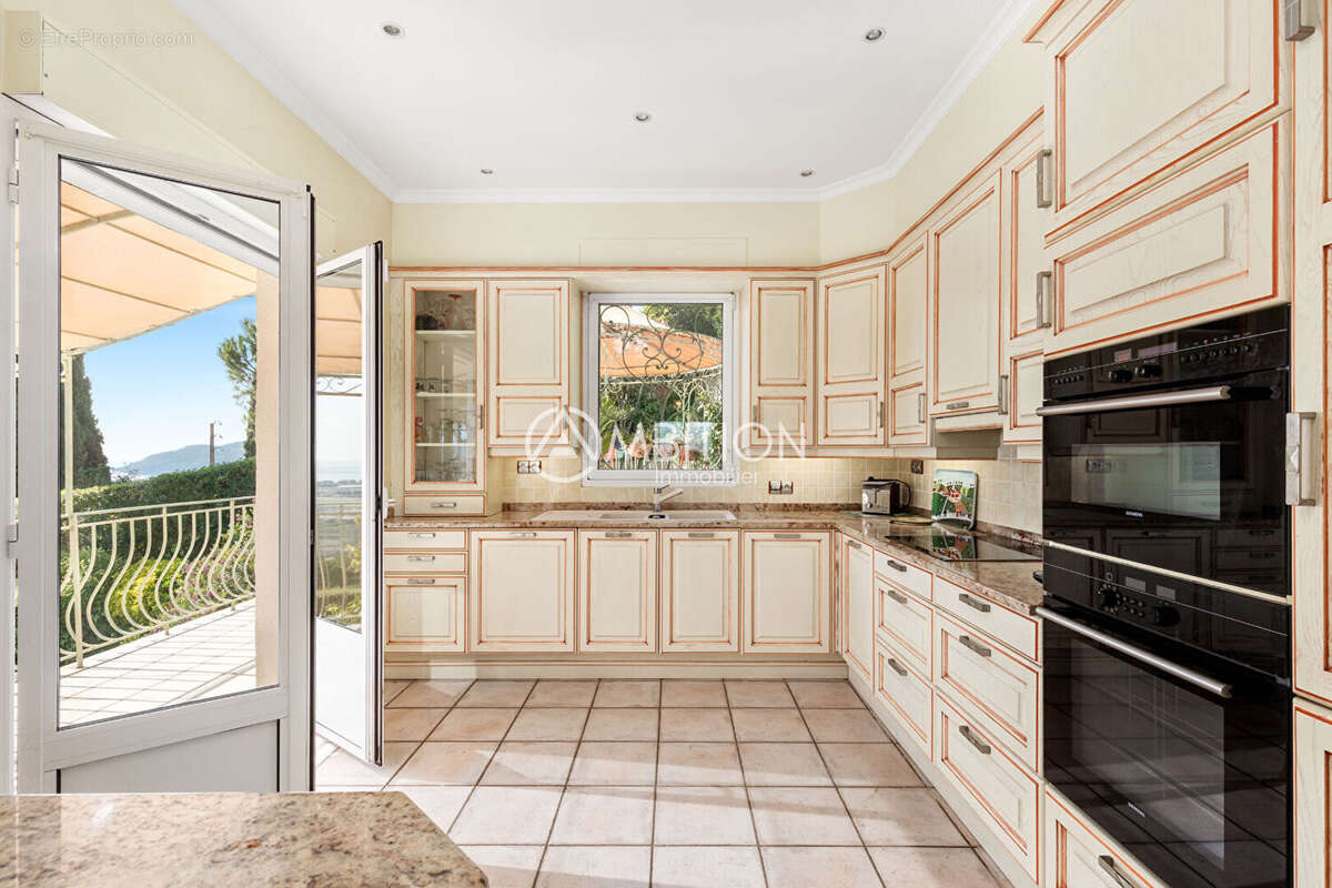 Maison à MANDELIEU-LA-NAPOULE