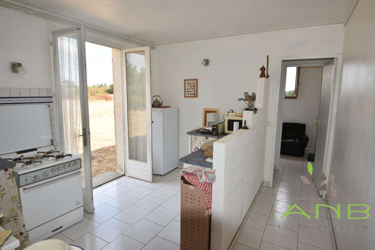 Maison à JAVERLHAC-ET-LA-CHAPELLE-SAINT-ROBERT