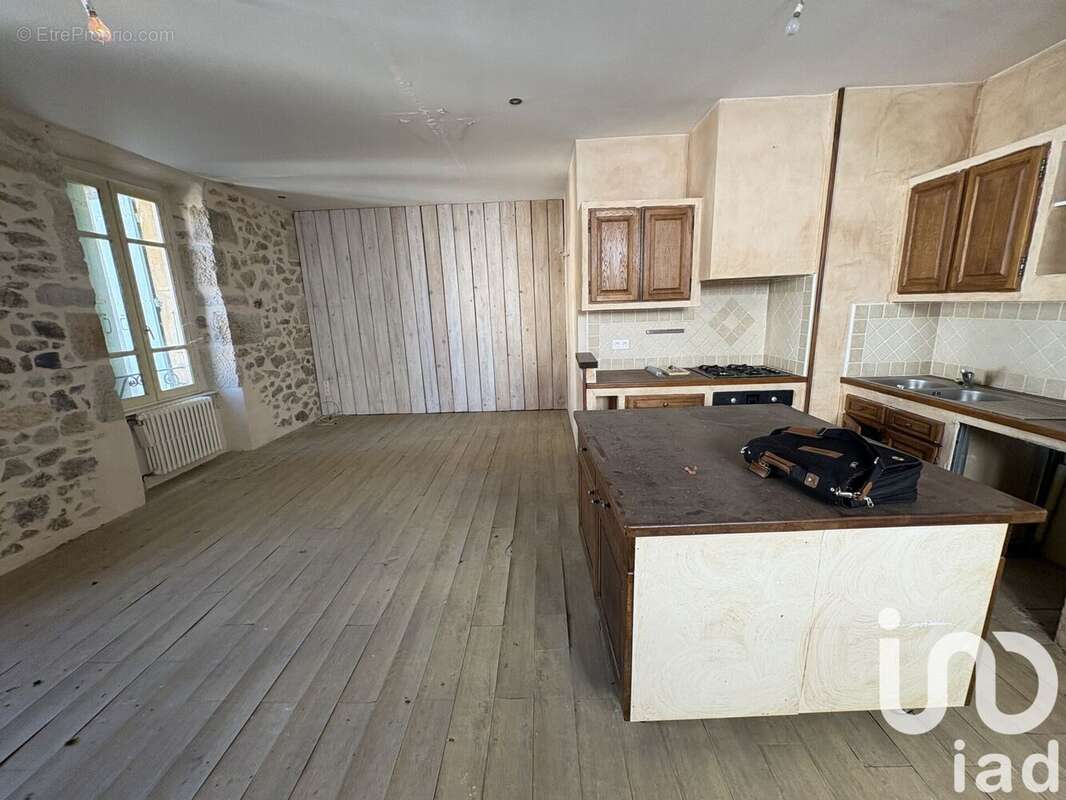Appartement 112 m² à Vals-Les-Bains  - photo 3