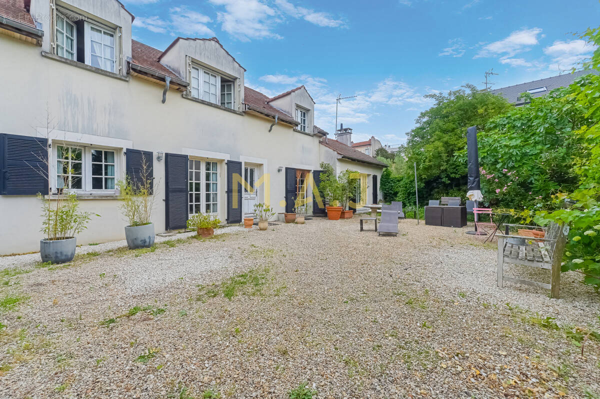 Maison à LE PERREUX-SUR-MARNE