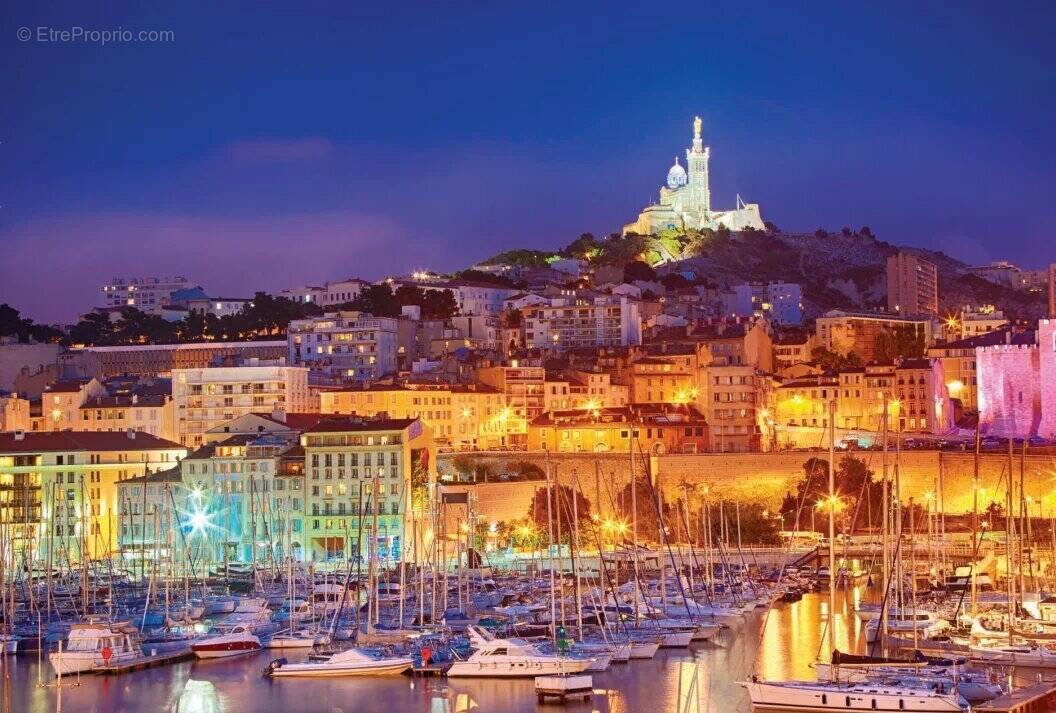 Appartement à MARSEILLE-6E