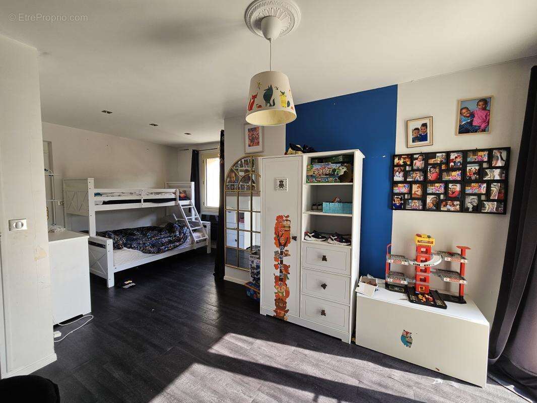 Maison 280 m² à Glenic  - photo 11