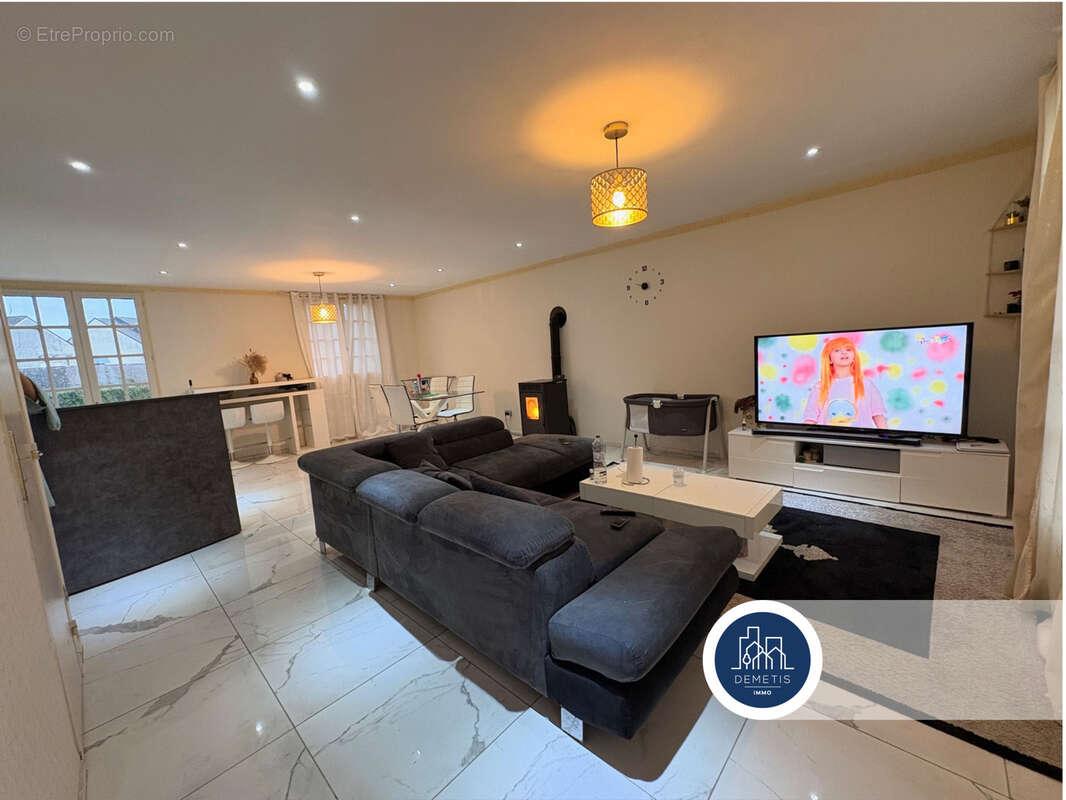 Maison à COULANS-SUR-GEE