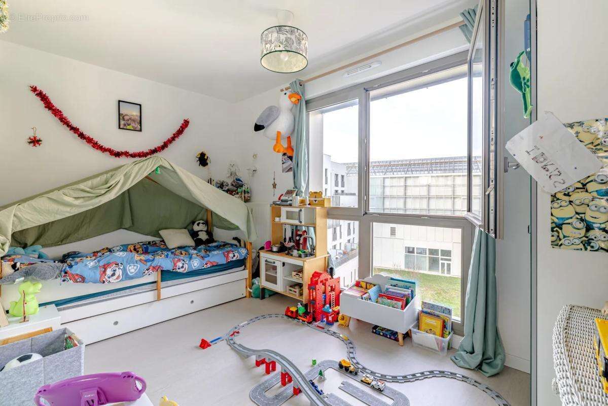 Appartement à COLOMBES