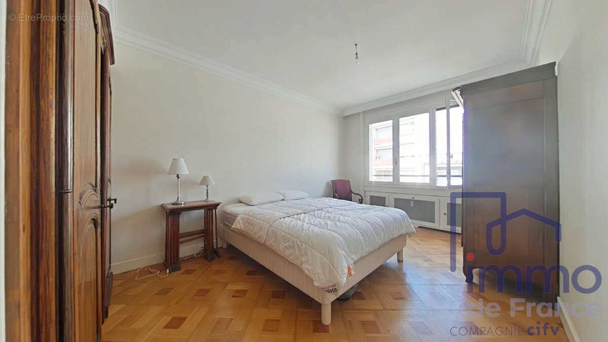 Appartement 83 m² à Saint-Etienne  - photo 9