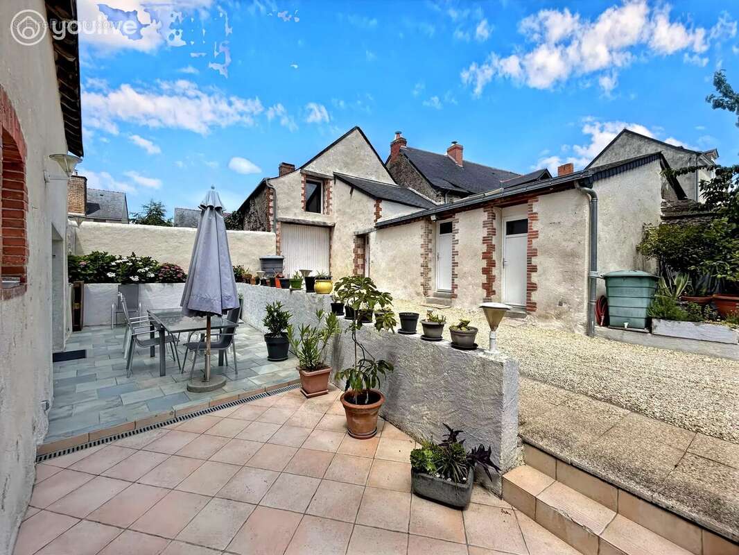 Maison à BEAULIEU-SUR-LAYON