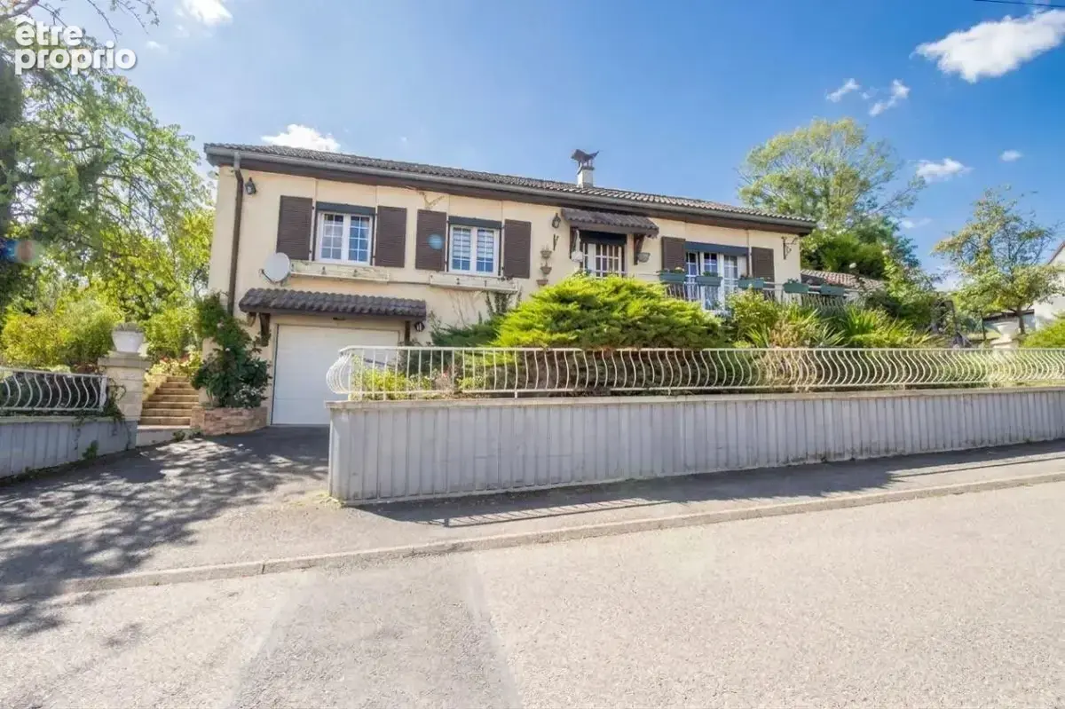 Maison à LAY-SAINT-CHRISTOPHE