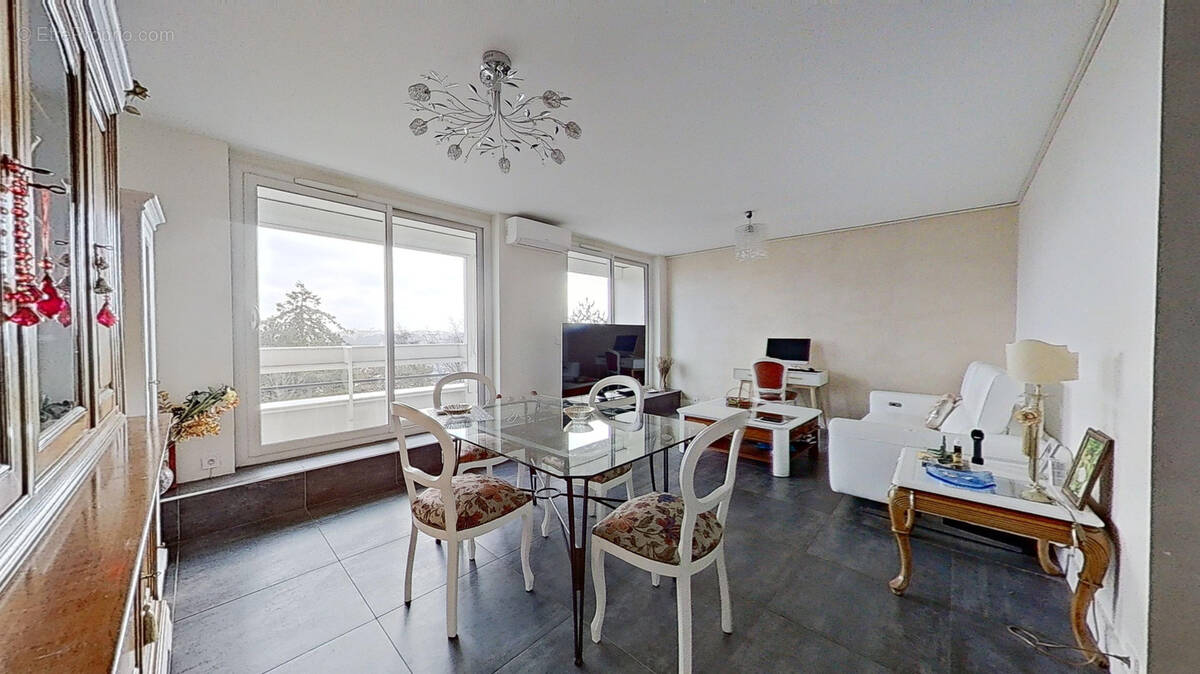 Appartement à LYON-9E