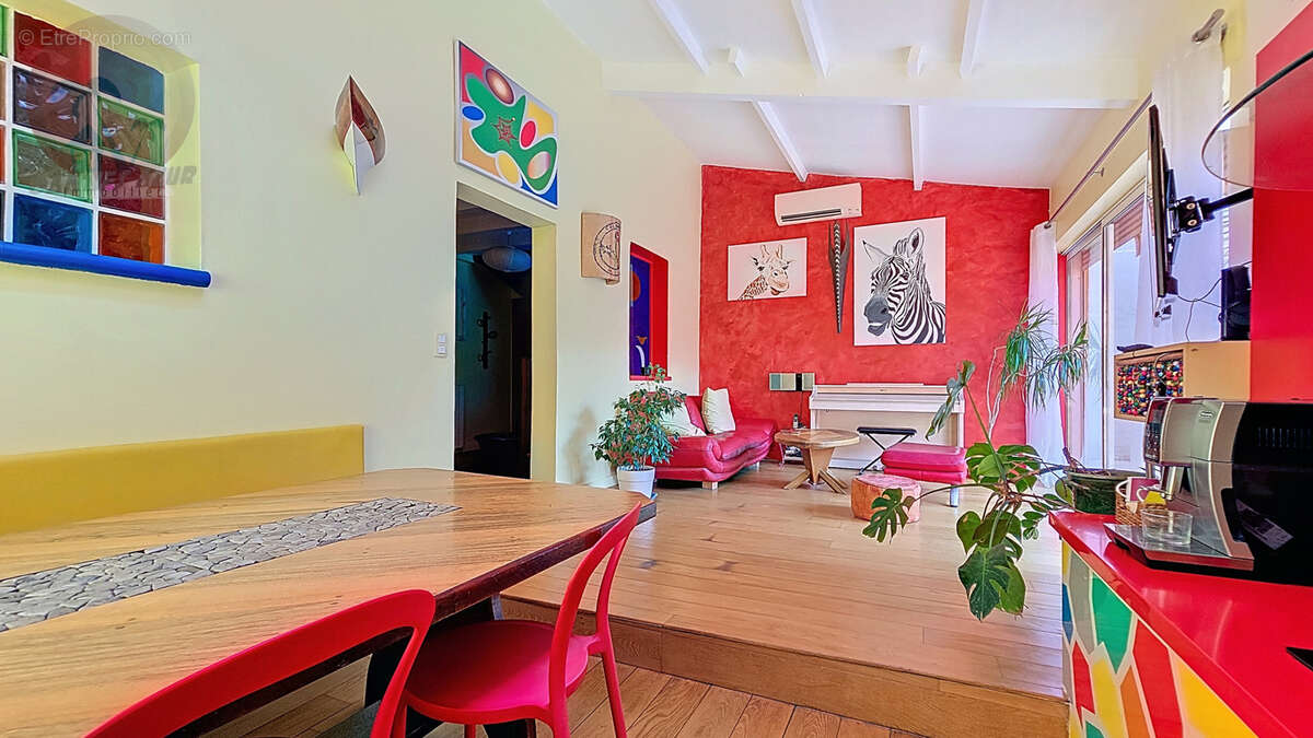 CANNES-LA-BOCCA à vendre maison 6 pièces de 131 m2 sur un terrain de 386 m2 avec piscine hors sol - photo 6