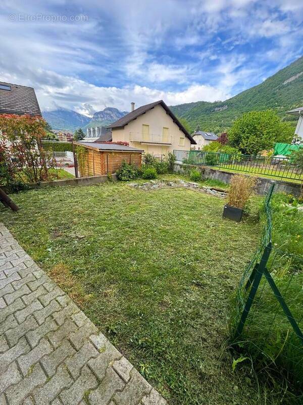 Appartement à CHALLES-LES-EAUX