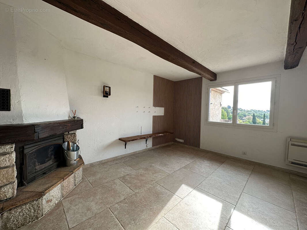 Appartement à LA COLLE-SUR-LOUP