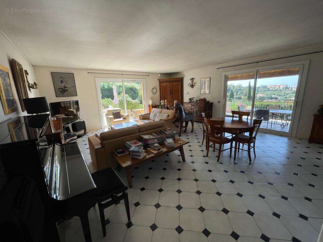 A vendre superbe villa avec vue mer a cavalaire sur mer dans le golfe de saint tropez - photo 6