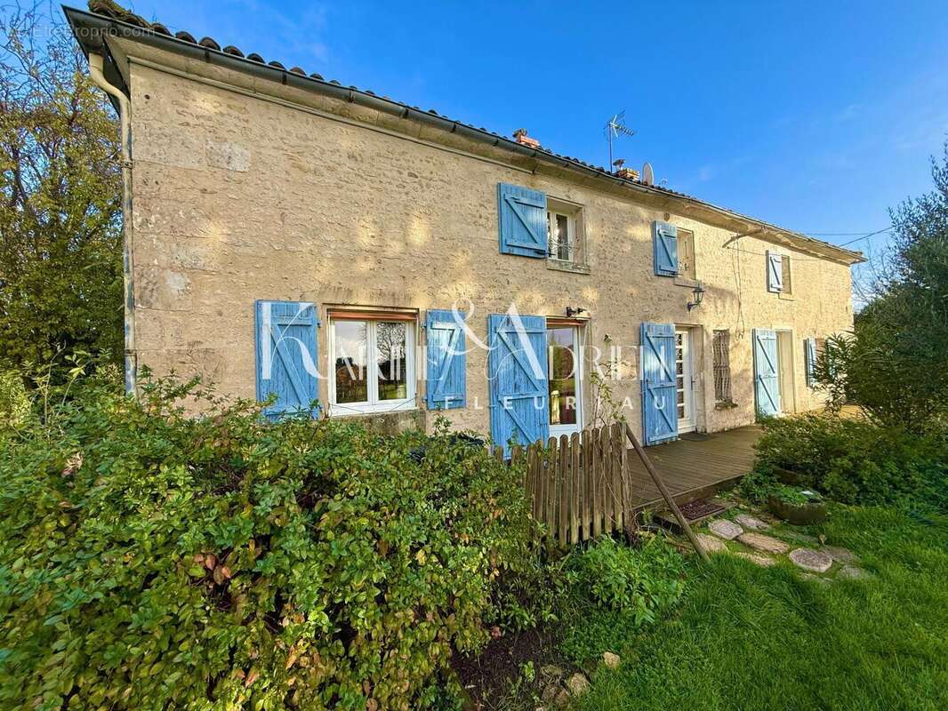 Photo 2 - Maison à LE POIRE-SUR-VELLUIRE