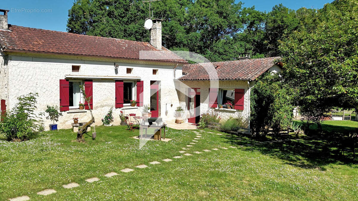 Maison à BEAURONNE