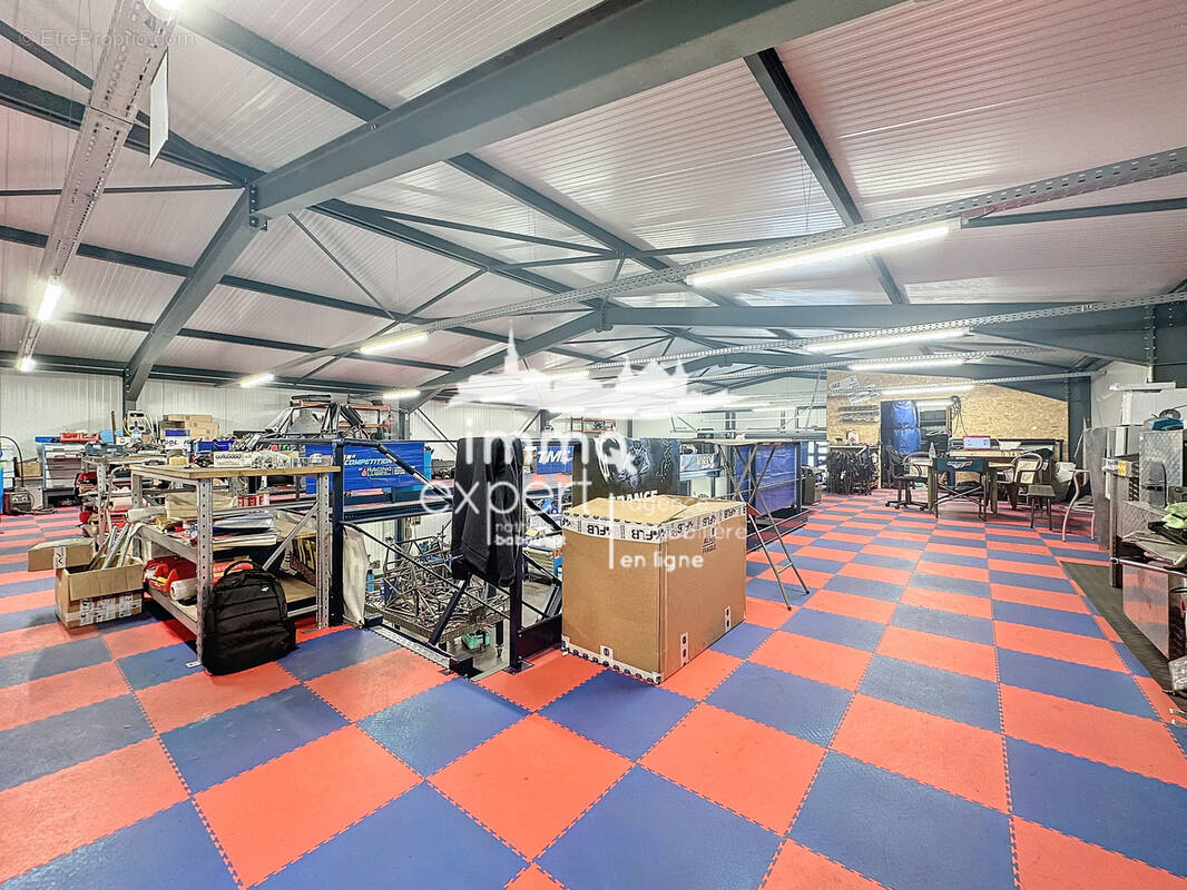 Commerce à MIRECOURT