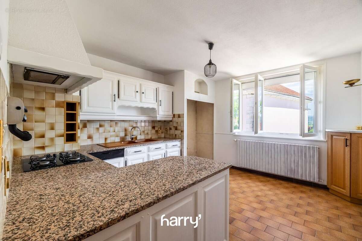 Maison 260 m² à Chaffois  - photo 5