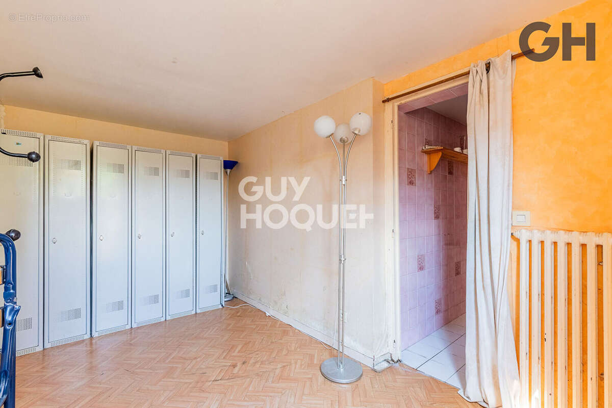 Commerce à CHARTRETTES