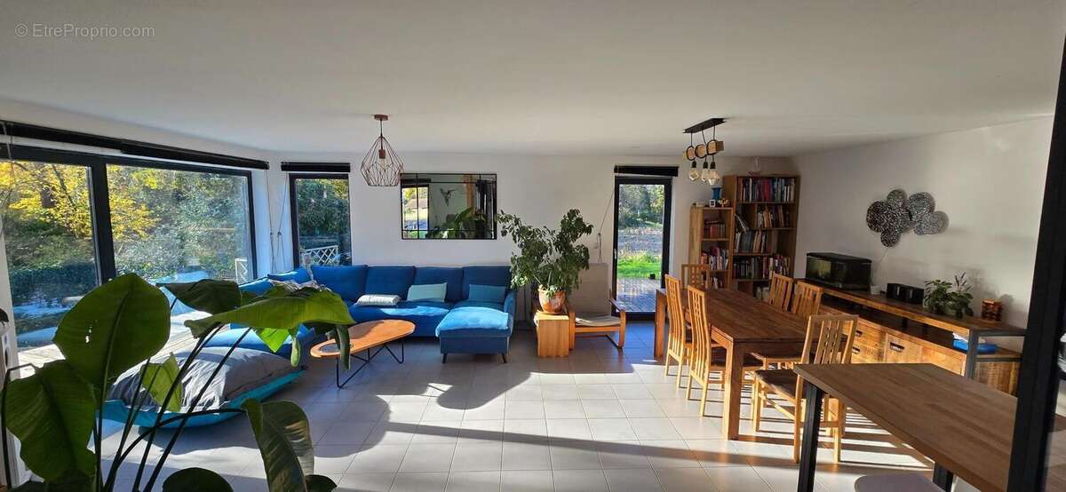 Photo 2 - Maison à POUILLEY-LES-VIGNES