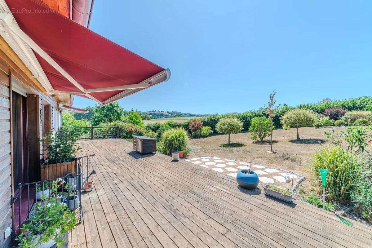 Maison de 4 pièces de 130 m² à La Chapelle - photo 2