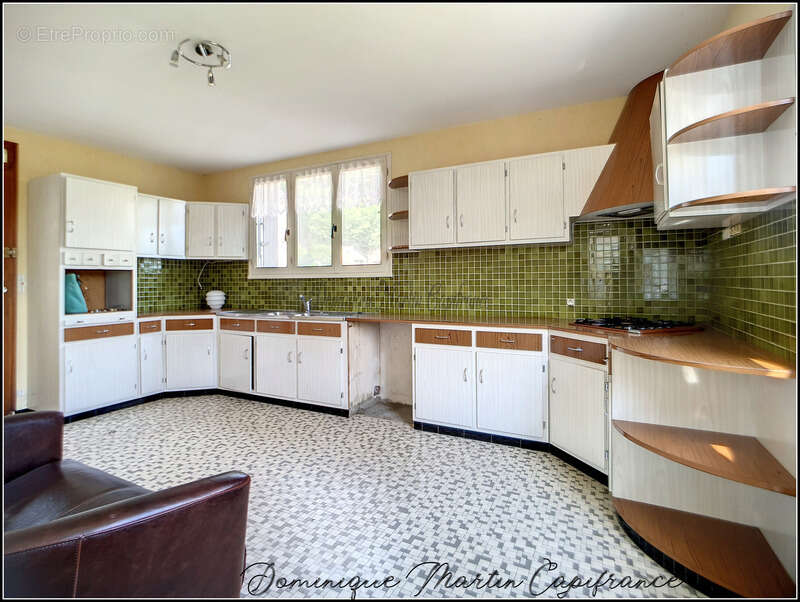 Dpt Sarthe (72), à vendre LA CHARTRE SUR LE LOIR maison P6 de 132,48 m² - Terrain de 629,00 m² - cave-balcon- terasse - photo 12