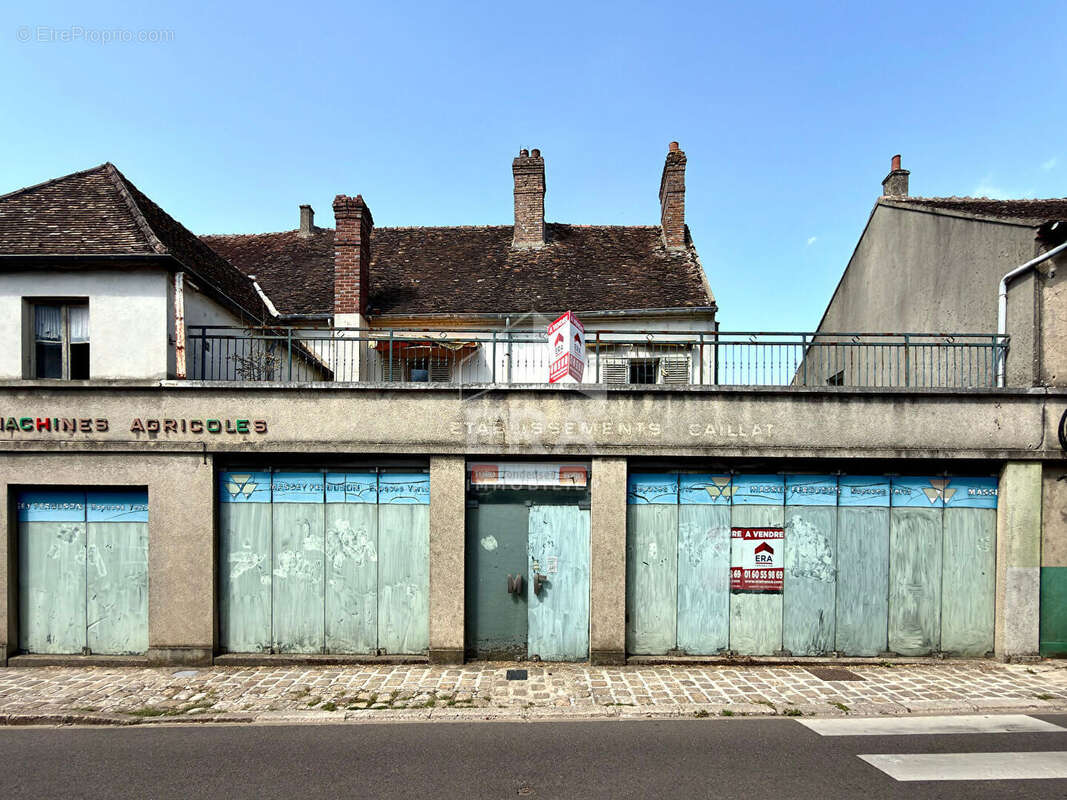 Local commercial 373m² à égreville - photo 2