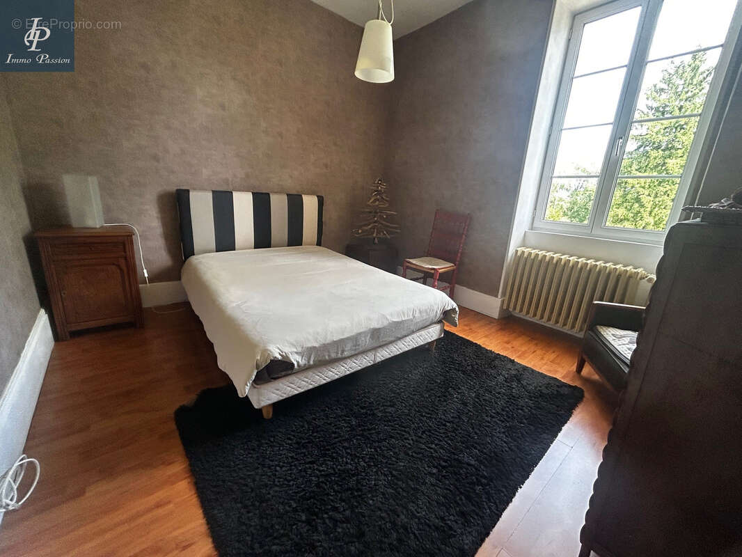 Maison à VILLY-LE-MOUTIER