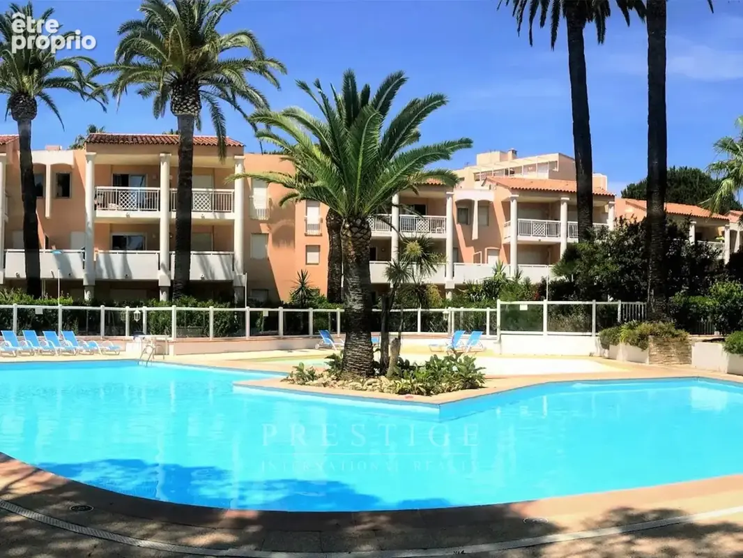 Golfe juan 2 pièces terrasse, parking, piscine, tennis - photo 9