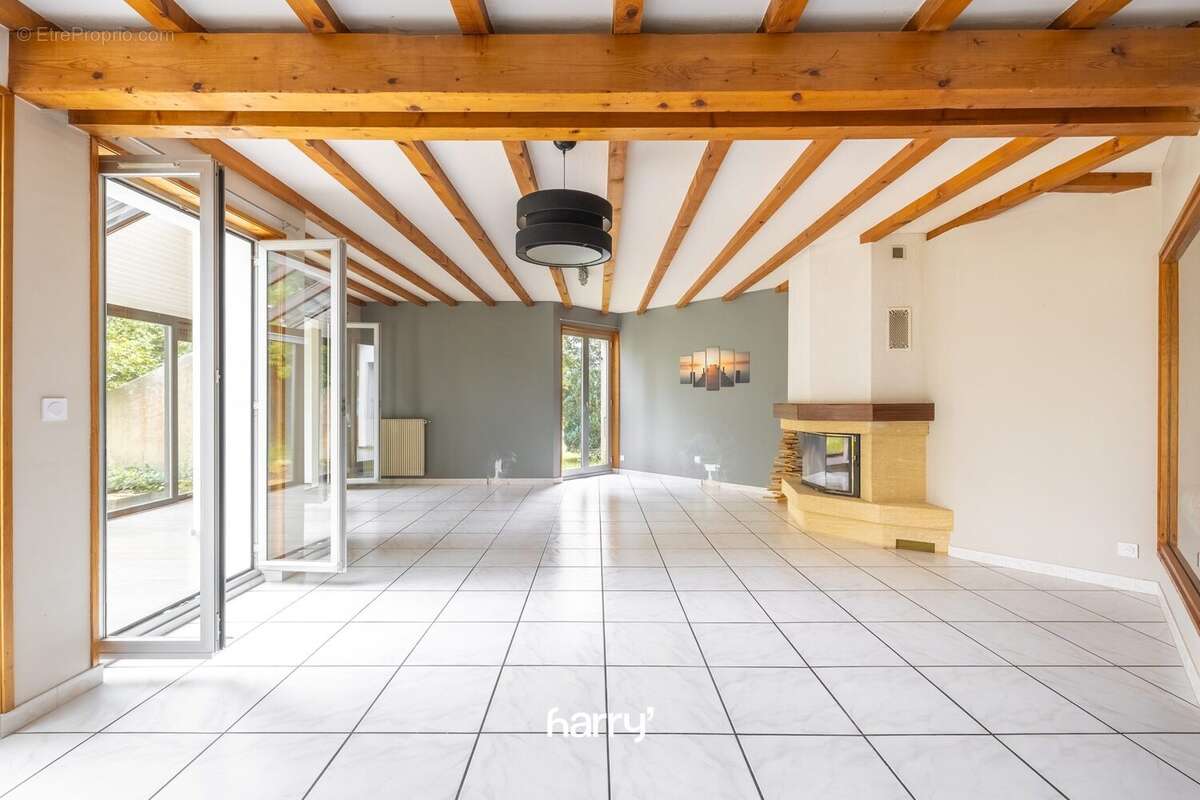 Maison à BIANS-LES-USIERS