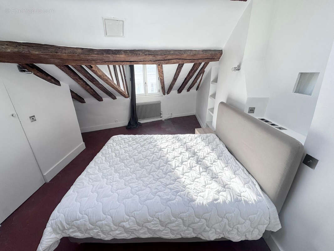 Appartement à PARIS-3E