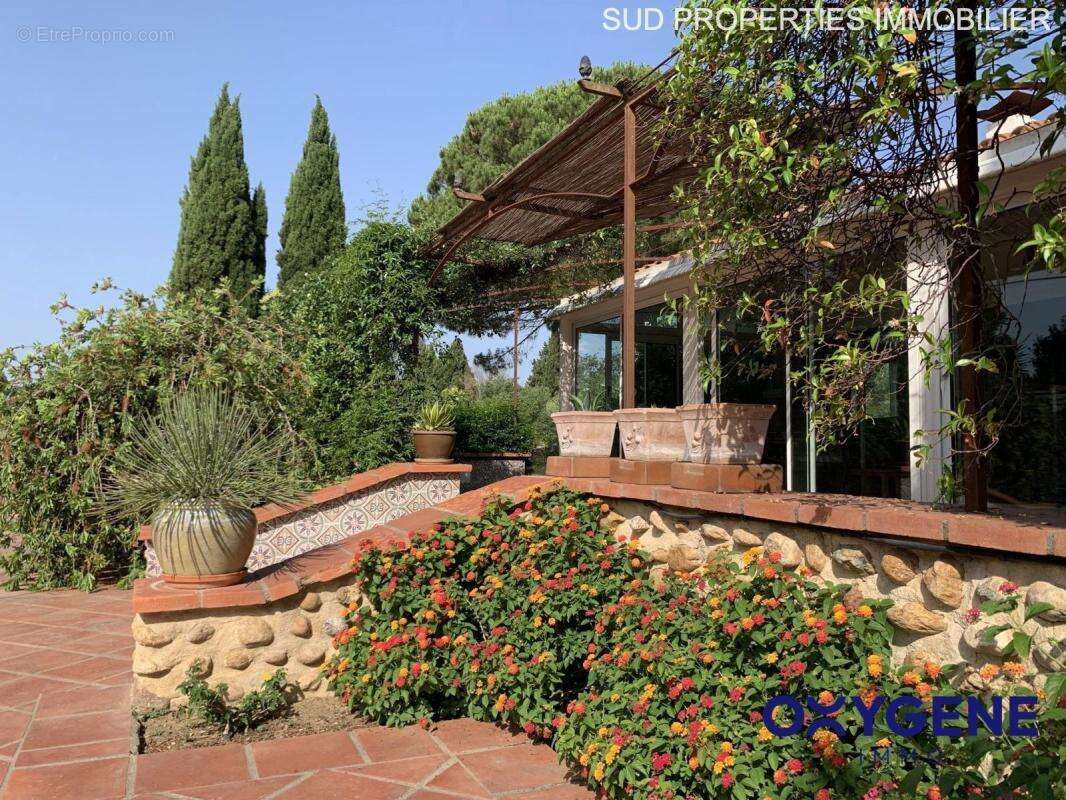 Maison à SAINT-ESTEVE