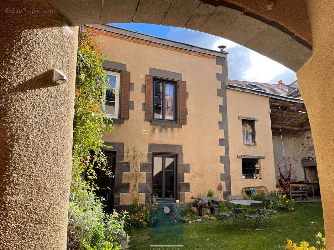 Maison à MANZAT