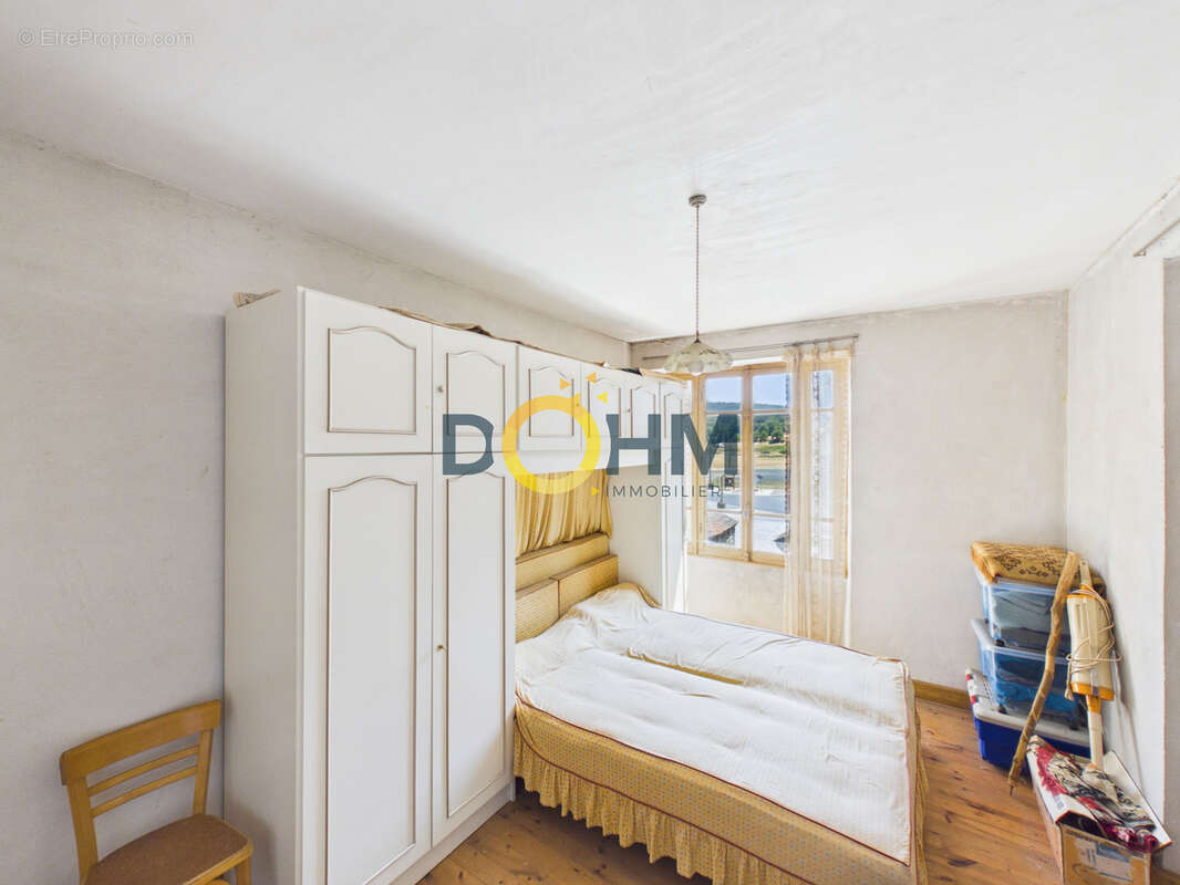 Maison en pierre avec grange et étable   111 m2 habitables   Dépendances de 260 m2 - photo 15