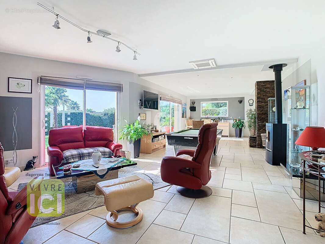 Maison de plain-pied 163.85 m2 - photo 8