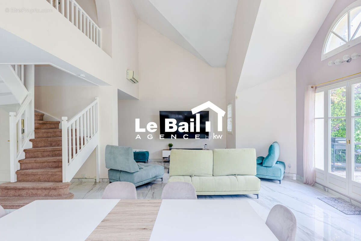Maison 150 m² à Osny  - photo 2
