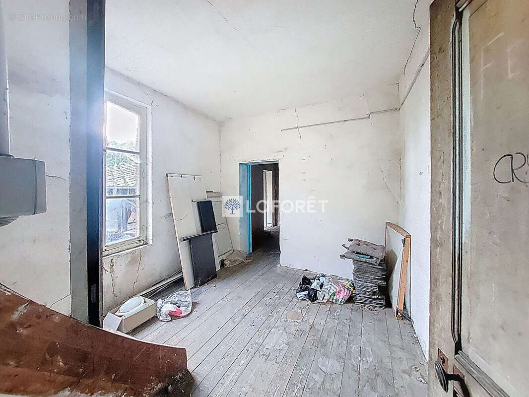 Appartement à LA FERE